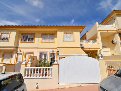 2-bedroom apartment for sale in Orihuela Costa with private garden and terrace, Playa Flamenca area